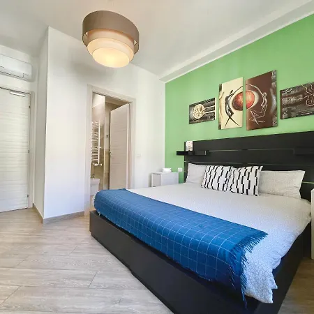 Milanholidays ゲストハウス 4*